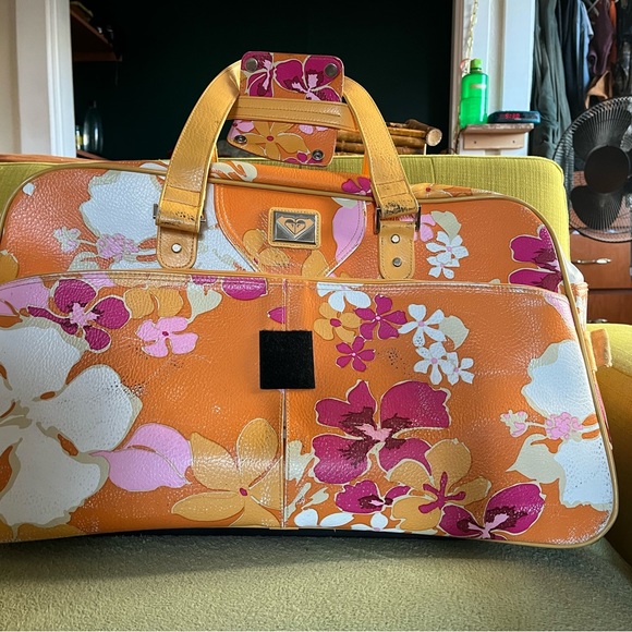 Vintage Roxy rolling duffel bag and Carry on - Picture 3 of 5